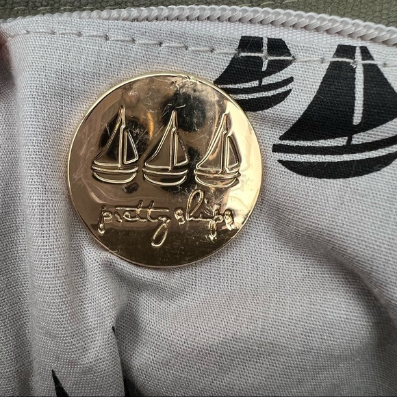 Pretty Ships Crossbody Purse with Magnetic Flap - Picture 11 of 11